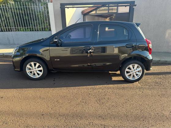 TOYOTA ETIOS 1.5 X PLUS 16V FLEX 4P AUTOMÁTICO